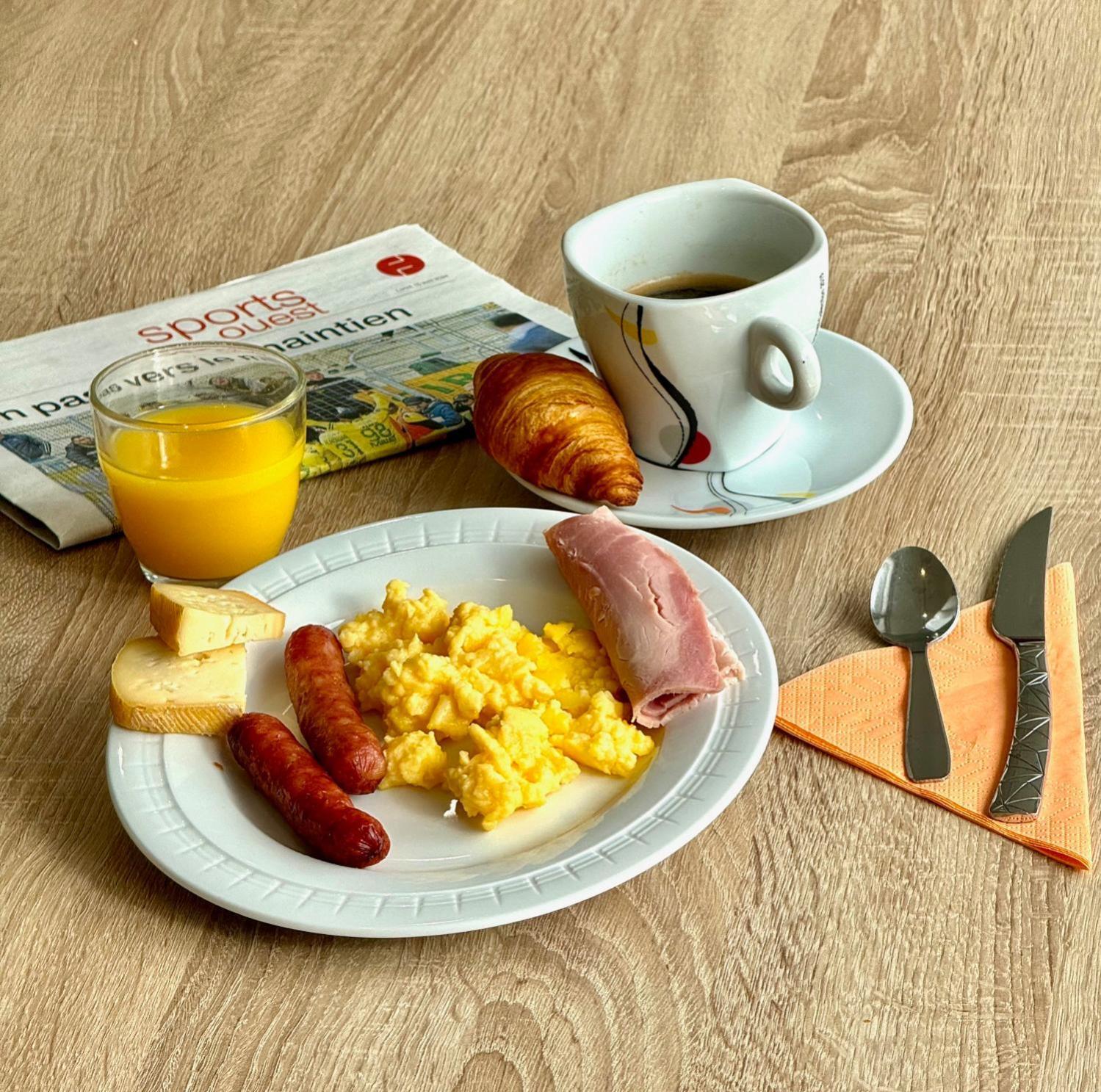 Brit Hotel Les Alizes Pornic Eksteriør billede